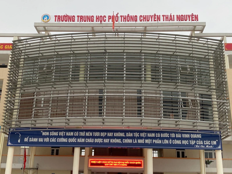 Trường THPT chuyên Thái Nguyên