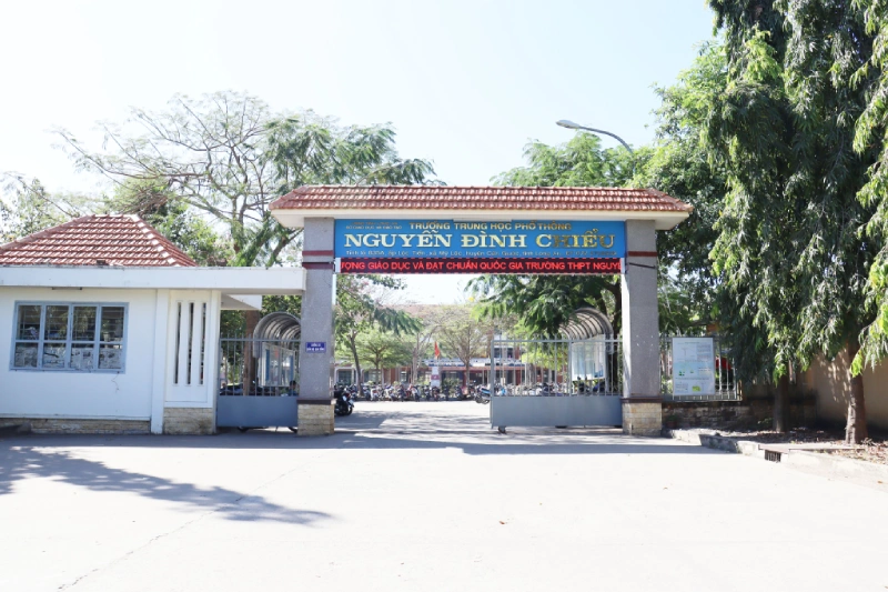Trường THPT Nguyễn Đình Chiểu