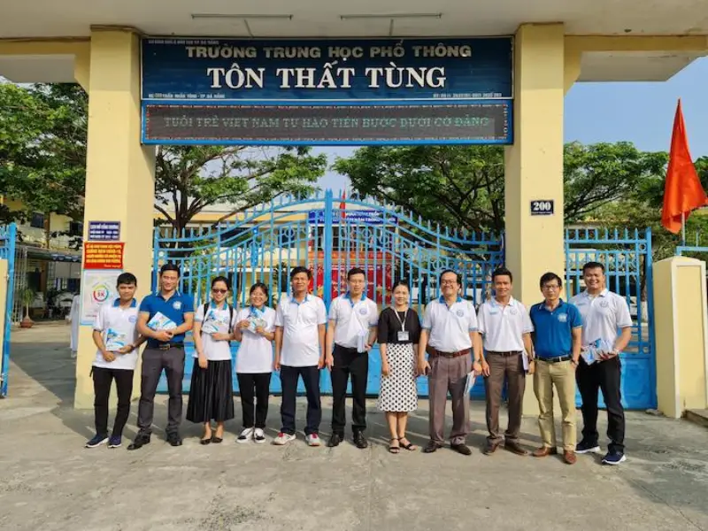 Trường THPT Tôn Thất Tùng