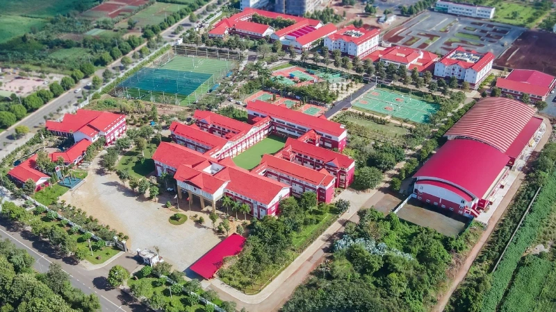 Trường Tiểu học, THCS và THPT Hoàng Việt