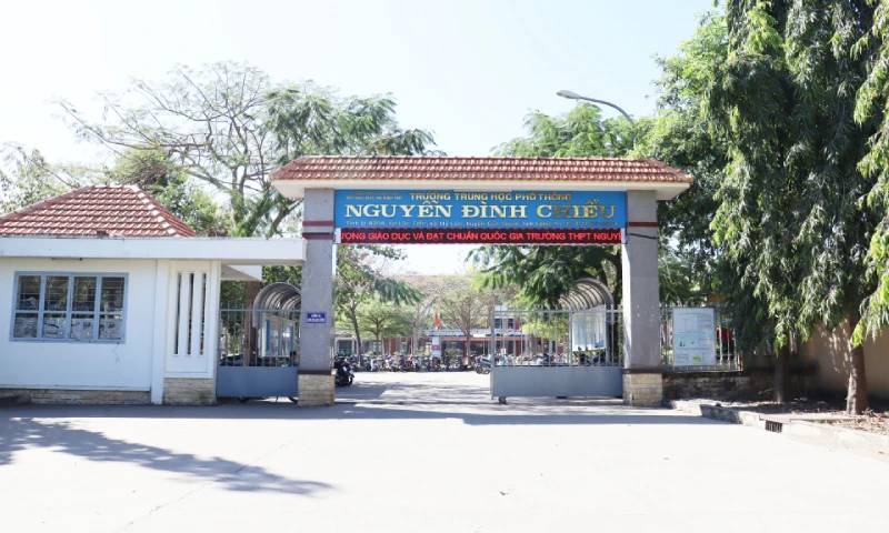 Trường THPT Nguyễn Đình Chiểu
